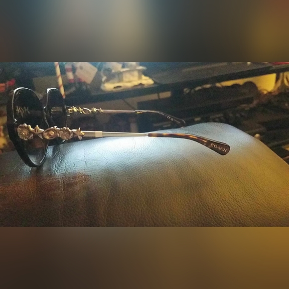 COACH SUN GLASS - Picture 2 of 2